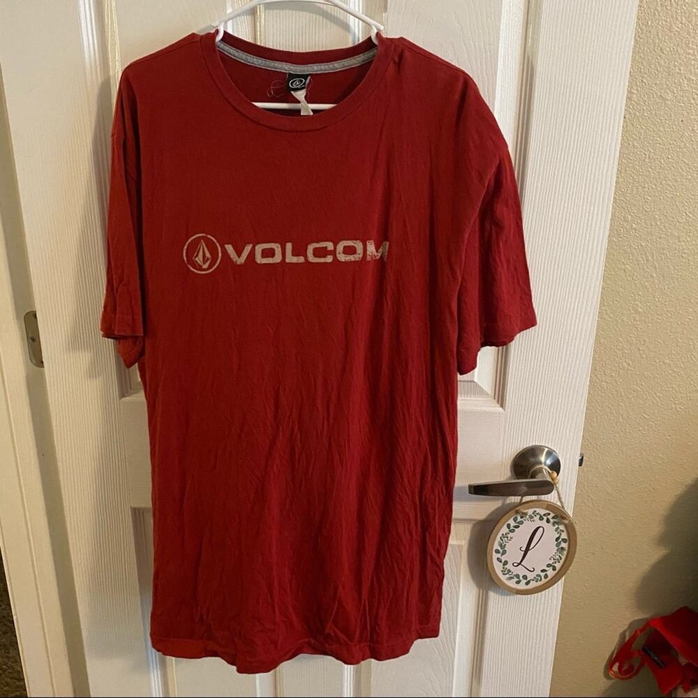 Volcom Red Logo Tee Shirt Men's Size XL Cotton Short Sleeves Surf Skater
